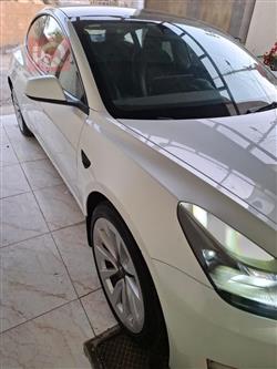 تسلا موديل 3